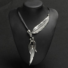 Load image into Gallery viewer, Fashion New Gold Color Boho Style Rope Chain Leaf Feather Pattern Pendant Ladies High Jewelry Choker Personality Necklace