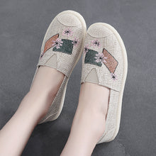 Load image into Gallery viewer, Women's Canvas Shoes Breathable and Lightweight New Old Cloth Shoes