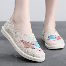 Load image into Gallery viewer, Women's Canvas Shoes Breathable and Lightweight New Old Cloth Shoes