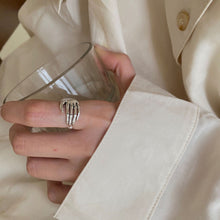 Load image into Gallery viewer, Dark Black Palm Ring Cool Hip Hop Street Ins Style Retro Old Style Fashion Skull Five Claw Ring