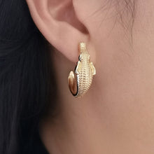 Load image into Gallery viewer, Retro Creative Versatile Sexy Crocodile Alloy Earrings