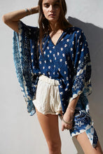 Load image into Gallery viewer, Bat Sleeve Long Sleeve Stitching Loose V-neck Summer Jacket Printed Women's Sunscreen Blouse