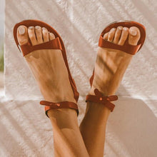 Load image into Gallery viewer, Summer simple buckle buckle toe casual large size women's sandals
