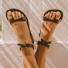 Load image into Gallery viewer, Summer simple buckle buckle toe casual large size women's sandals