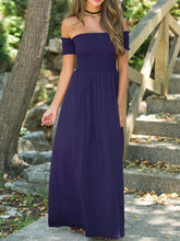 Load image into Gallery viewer, A European lady with a strapless gown