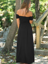 Load image into Gallery viewer, A European lady with a strapless gown