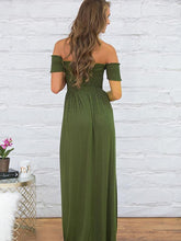 Load image into Gallery viewer, A European lady with a strapless gown