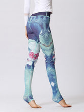 Load image into Gallery viewer, Stylish Yoga Clothes Printed Yoga Pants Women's Tight High Waist Hip Lifting and Foot Stepping Pants Sports Fitness Pants