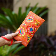 Load image into Gallery viewer, Yunnan Ethnic Embroidery Coin Purse Big Peony Women's Cloth Bag Clutch Bag