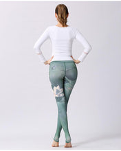 Load image into Gallery viewer, Stylish Yoga Clothes Printed Yoga Pants Women's Tight High Waist Hip Lifting and Foot Stepping Pants Sports Fitness Pants