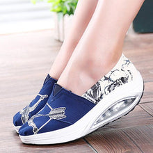 Load image into Gallery viewer, Pattern Color Blocking Canvas Platform Rocker Sole Shake Shoes
