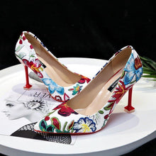 Load image into Gallery viewer, Pointed Heels High Heel Stiletto Flowers Retro Embroidery Shoes