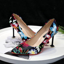 Load image into Gallery viewer, Pointed Heels High Heel Stiletto Flowers Retro Embroidery Shoes