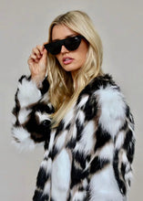 Load image into Gallery viewer, Autumn Winter New Short Imitation Fox Fur Coat