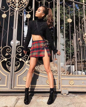 Load image into Gallery viewer, Autumn And Winter High Collar Twist Short Sexy Umbilical Sweater