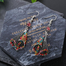 Load image into Gallery viewer, National Wind Restoring Ancient Ways Alloy Set Auger Hollow Out Fashion Ladies Earrings Jewelry