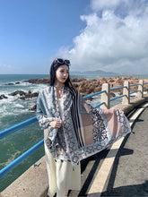 Load image into Gallery viewer, Fresh Green Ethnic Style Silk Scarf Women&#39;s Summer Sunscreen Dual-purpose Large Shawl Beach Towel Thin Cotton and Linen Scarf Yarn
