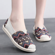 Load image into Gallery viewer, Ethnic Stripe Cloth Shoes Breathable Flat Sole Women&#39;s Single Shoes with One Step Lazy Canvas Shoes
