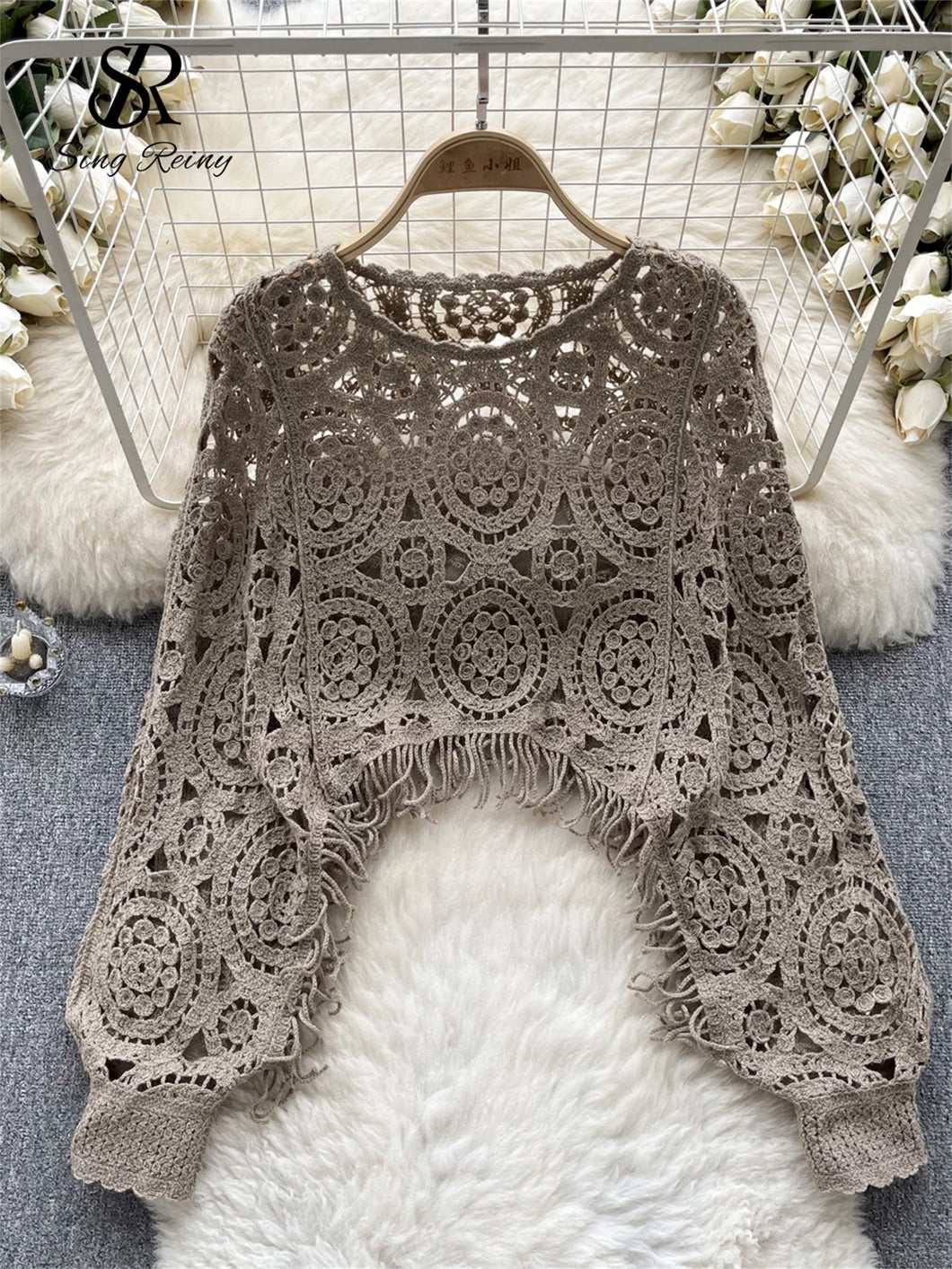 Autumn Casual Loose Knitting Top O Neck Hook Flower Hollow Long Sleeved Tassel Design Fashion French Vintage Blouse