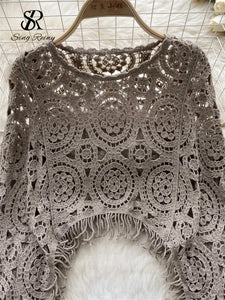 Autumn Casual Loose Knitting Top O Neck Hook Flower Hollow Long Sleeved Tassel Design Fashion French Vintage Blouse