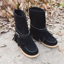 Load image into Gallery viewer, Tassel Flat Sole Large Buckle Hand Sewn National Style Cotton Boots

