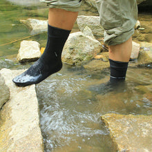 Load image into Gallery viewer, Waterproof Hiking Socks Waterproof Breathable Ski Socks Outdoor Warm Men and Women Waterproof Socks
