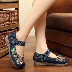 Peony Embroidered Old Peking Hook Loop Flat Shoes