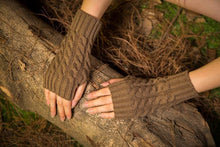 Load image into Gallery viewer, Half refers to the warm knit typing women s thick wool Half palm gloves - 1
