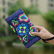 Load image into Gallery viewer, Yunnan Ethnic Embroidery Coin Purse Big Peony Women&#39;s Cloth Bag Clutch Bag
