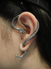 Load image into Gallery viewer, 1PC Retro Cool Punk Jewelry Fashion Snake Earrings Ear Cuff
