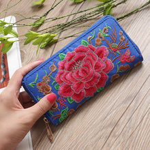 Load image into Gallery viewer, Ethnic Style Purse Single Female Handbag Embroidered Roses Large-capacity Card Bag with Mobile Phone Bag
