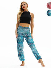 Load image into Gallery viewer, Belly dance sports loose wide-legged pants travel yoga pants casual lantern pants.
