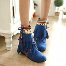 Load image into Gallery viewer, Autumn and winter new foreign trade large size short Boots fringed women s boots increased color short tube beaded frosted boots

