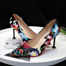 Load image into Gallery viewer, Pointed Heels High Heel Stiletto Flowers Retro Embroidery Shoes
