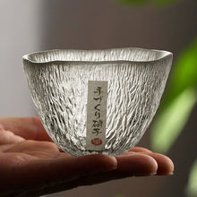 Load image into Gallery viewer, Japanese First Snow Master Cup, Large Whiskey Cup Wine Glass, Gold Rimmed Glass Hammer Pattern Cup

