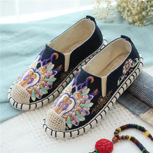 Load image into Gallery viewer, Spring Women&#39;s Round Toe Cloth Shoes Flower Flat Bottom Ancient Costume shoes
