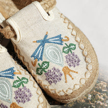 Load image into Gallery viewer, Summer New Ethnic Style Women&#39;s Single Shoes Lazy One Step Round Toe Thick Sole Cotton Hemp Embroidered Shoes
