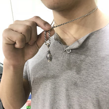 Load image into Gallery viewer, silver decorative relief six-character mantra Leng mantra men&#39;s and women&#39;s pendant vintage Thai silver can open gawu box necklace
