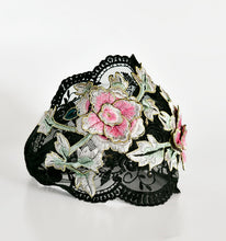 Load image into Gallery viewer, Ethnic style embroidered hairband women&#39;s casual headband vintage wide-brimmed hair bundle pressed hairpin headgear spring and summer
