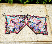 Load image into Gallery viewer, Glove ethnic style bracer women&#39;s embroidery leak finger embroidery wrist cover half finger bracelet
