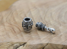 Load image into Gallery viewer, silver decorative relief six-character mantra Leng mantra men&#39;s and women&#39;s pendant vintage Thai silver can open gawu box necklace
