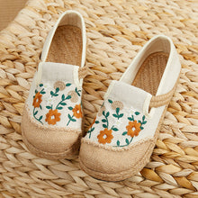 Load image into Gallery viewer, spring embroidered shoes flat-heeled, low-cut embroidered shallow shoes, literary and ethnic style women&#39;s shoes linen casual shoes
