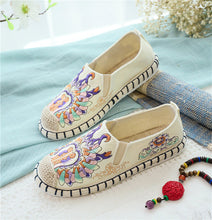 Load image into Gallery viewer, Spring Women&#39;s Round Toe Cloth Shoes Flower Flat Bottom Ancient Costume shoes
