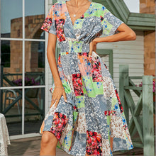 Load image into Gallery viewer, Commuter elastic waist V-neck green small fresh totem print dress

