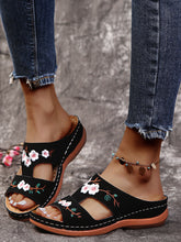 Load image into Gallery viewer, Flip flops women&#39;s summer wedge heel platform sandals embroidered women&#39;s sandals
