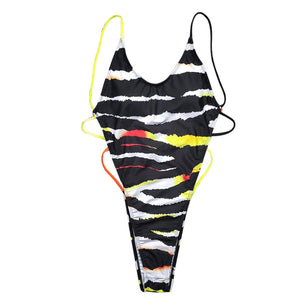 Bright Stripes Cover The Belly and Slim One-piece Bikini Woman