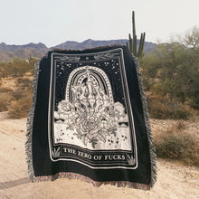 Load image into Gallery viewer, Sofa blanket, beach blanket, cotton polyester cotton print, textured blanket
