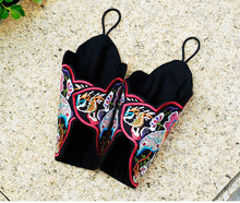 Load image into Gallery viewer, Glove ethnic style bracer women&#39;s embroidery leak finger embroidery wrist cover half finger bracelet
