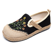 Load image into Gallery viewer, New Spring/autumn National Style Women&#39;s Shoes Small Daisy Cloth Shoes Embroidery Big Head Han Clothing Shoes
